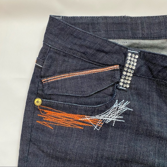 HOST PICK Akademiks Jeans Embroidered and Jewelled Size 36 - Picture 6 of 9